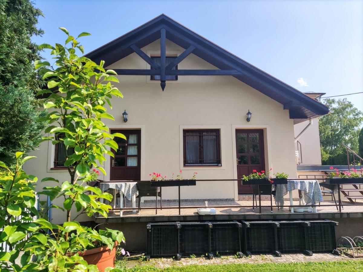 Feszek Apartmanhaz