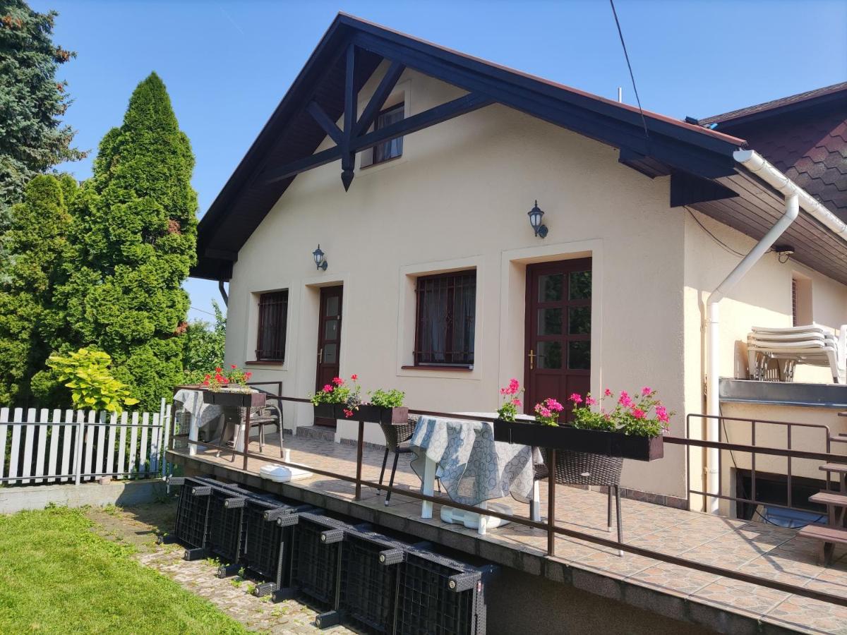 Feszek Apartmanhaz Apartment *