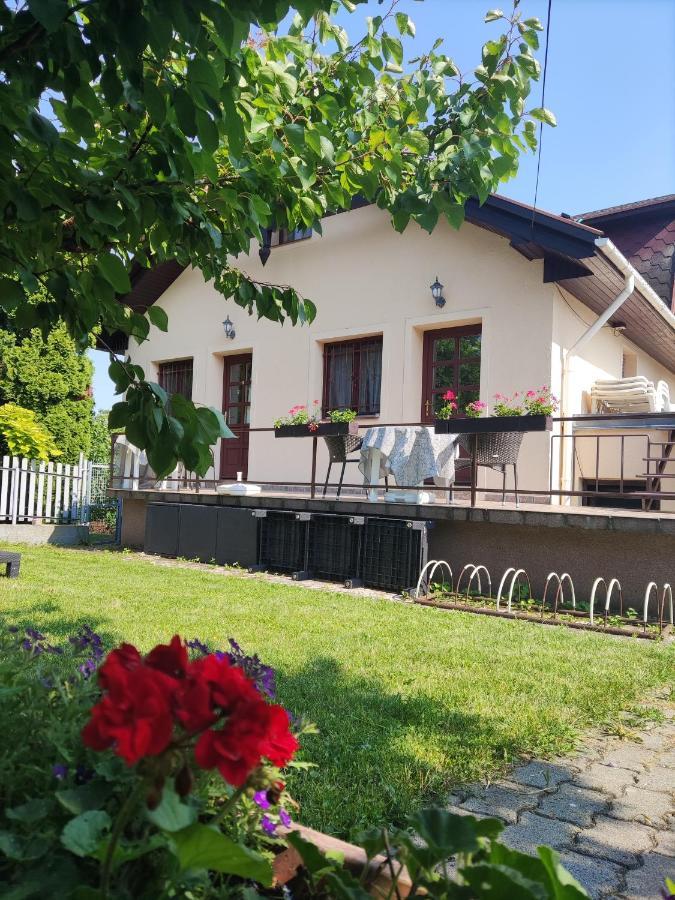 Apartment Feszek Apartmanhaz *