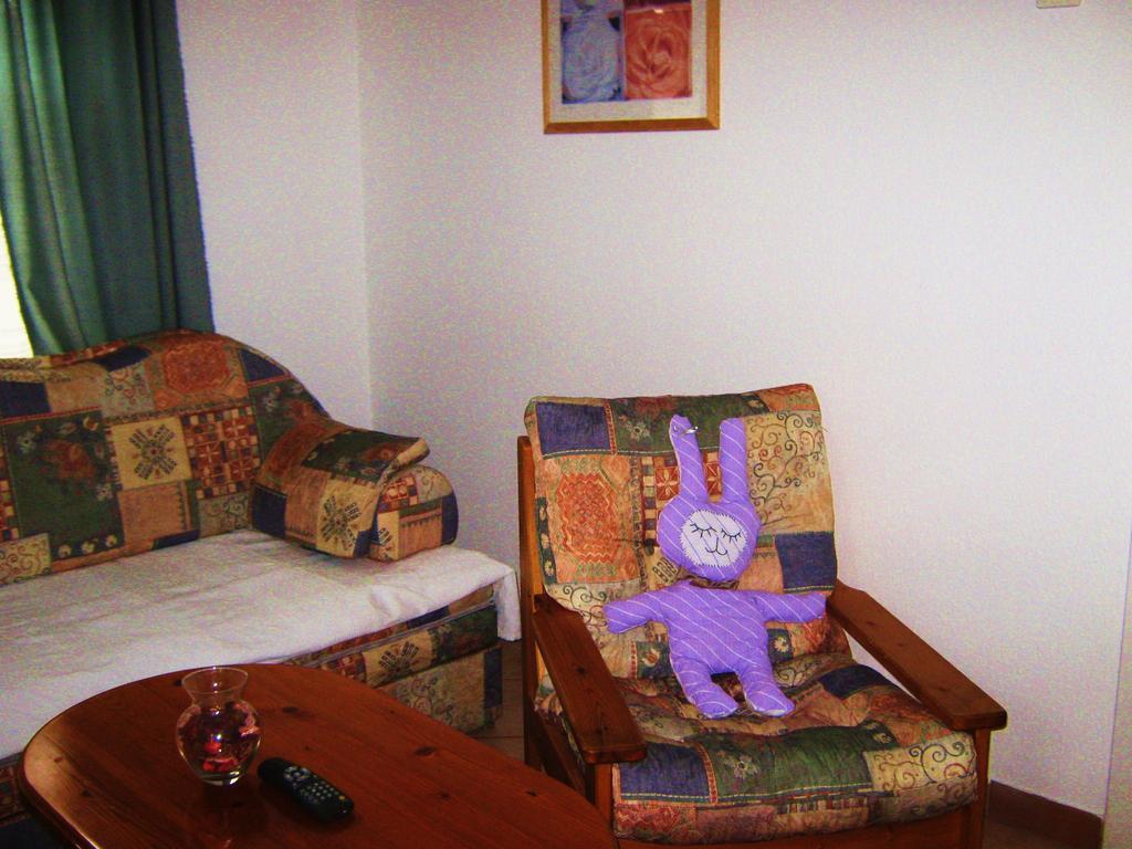 Feszek Apartmanhaz *