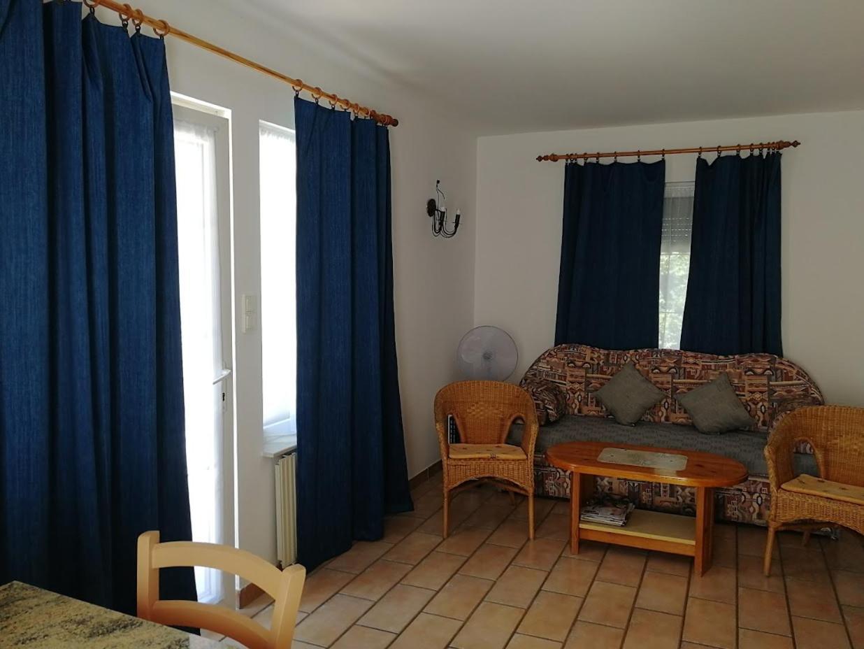 Feszek Apartmanhaz Apartment *