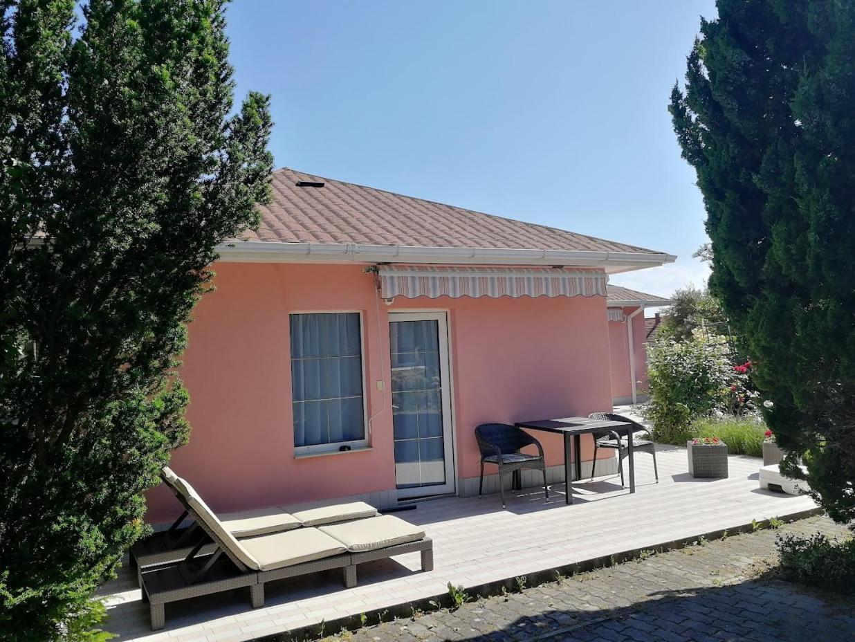 Feszek Apartmanhaz *